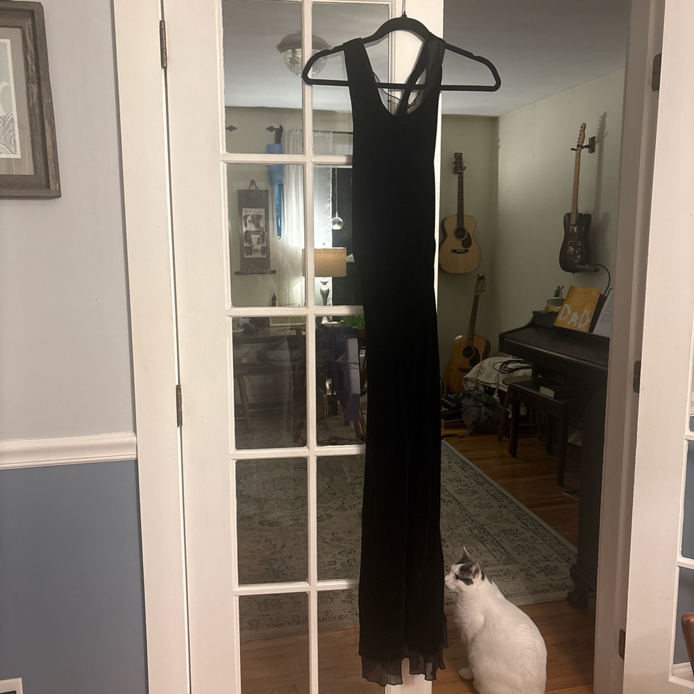 Elegant Black Sleeveless Dress